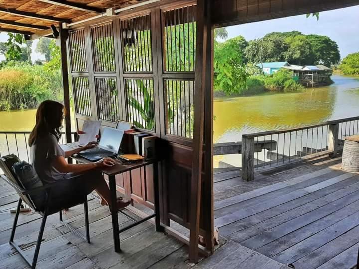 Rustic​ Charm​ Suphan​ Ban Tha Pong 外观 照片
