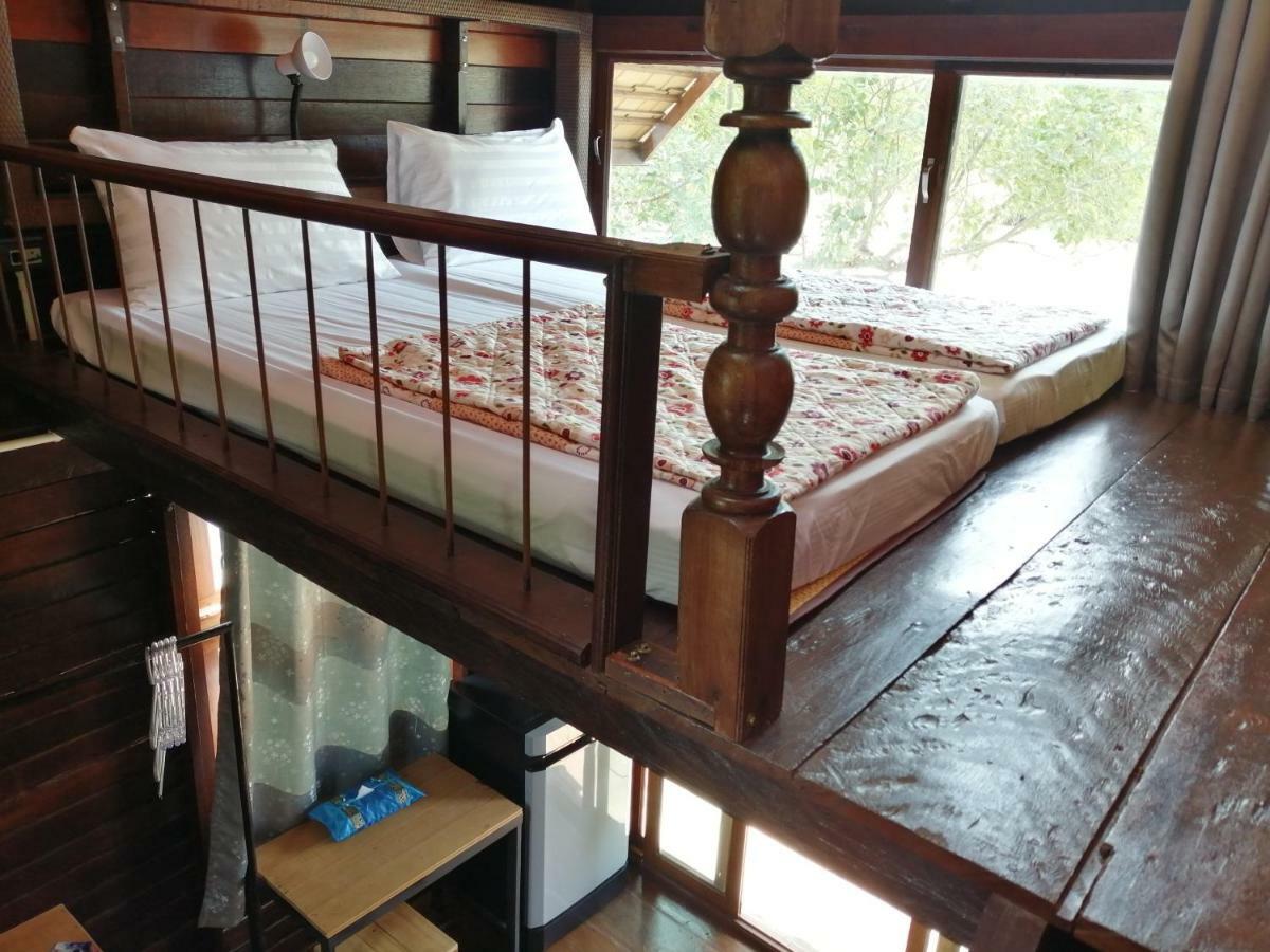 Rustic​ Charm​ Suphan​ Ban Tha Pong 外观 照片