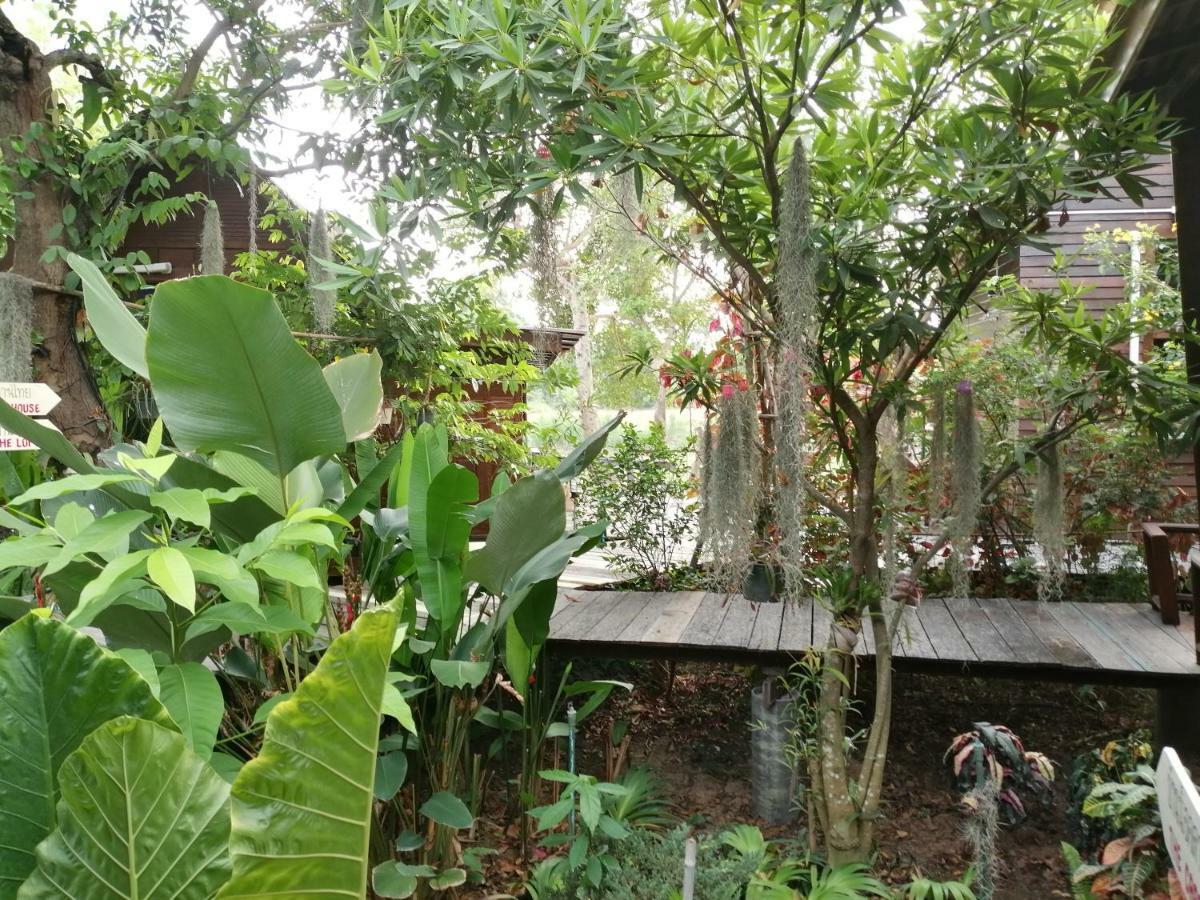 Rustic​ Charm​ Suphan​ Ban Tha Pong 外观 照片