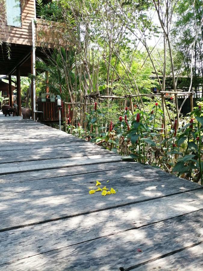 Rustic​ Charm​ Suphan​ Ban Tha Pong 外观 照片