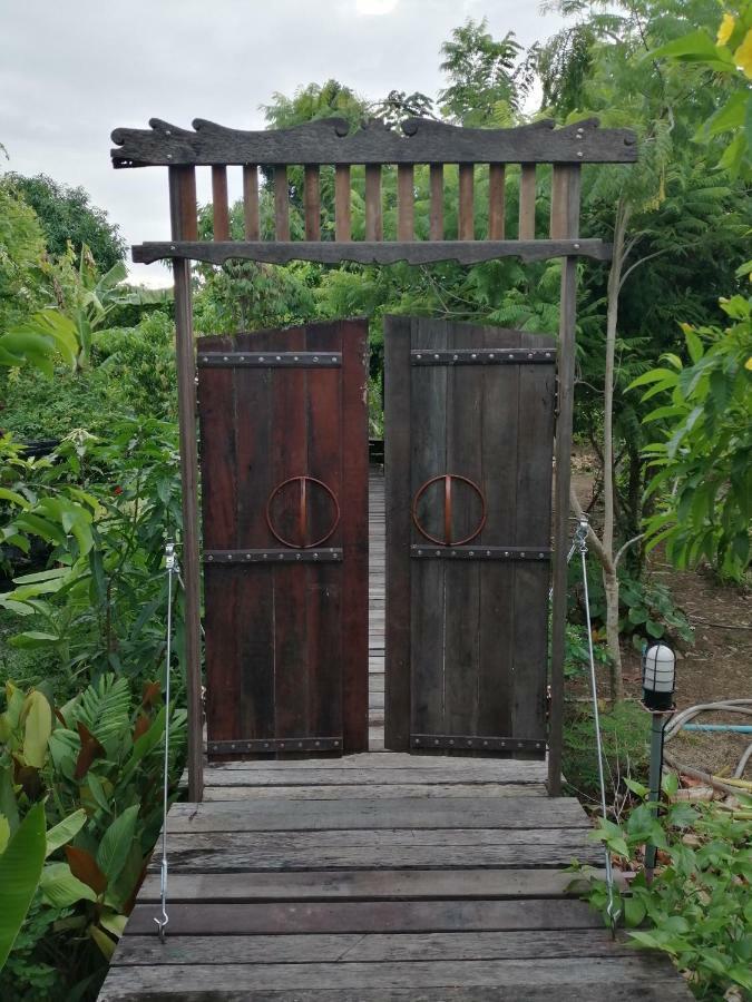 Rustic​ Charm​ Suphan​ Ban Tha Pong 外观 照片